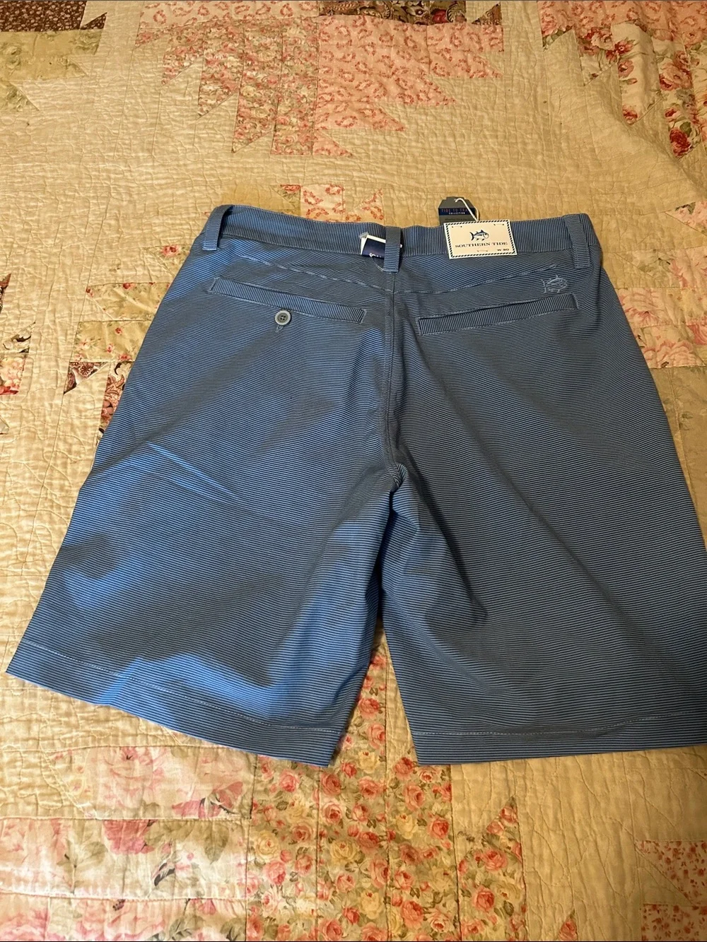 Southern Tide Men’s Flat Front Shorts in Blue